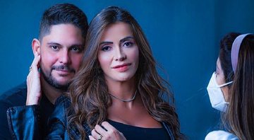 Jorge e sua atual mulher, Raquel Boscati, em ensaio publicado no Instagram - Foto: Reprodução / Instagram