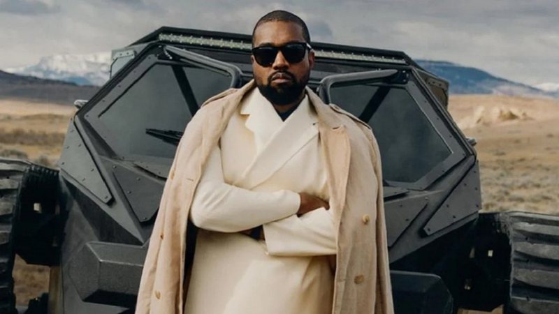 Kanye West está usando a foto da ex-sogra no perfil do Instagram - Foto: Reprodução / YouTube