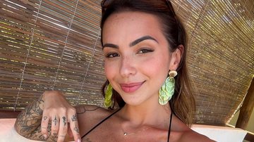 Karol Rosalin rebateu críticas por fotos e vídeos de biquíni - Foto: Reprodução/ Instagram@karolrosalin