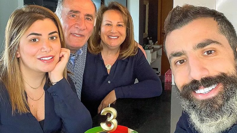 Kaysar Dadour ao lado da sua família - Reprodução / Instagram@kaysar.dadour