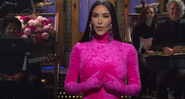 Kim Kardashian não poupou a si mesma em apresentação no "SNL" - Foto: Reprodução