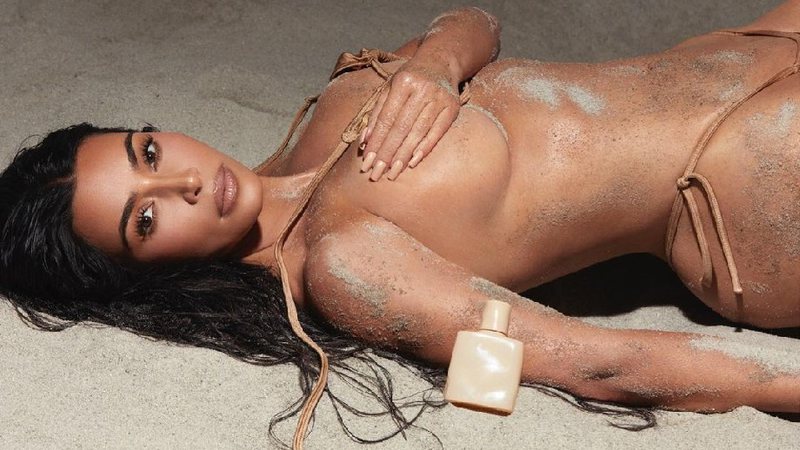 Socialite de 40 anos publicou registro para divulgar novo produto de sua linha de cosméticos - Reprodução/Instagram/@kimkardashian
