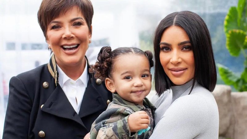 Família Kardashian-Jenner costuma compartilhar cliques com edição - Reprodução / Instagram @krisjenner