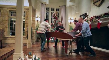 Imagem VÍDEO: Quarteto toca música clássica de Natal usando apenas um piano