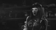Imagem Jessica Alba enche a cara, dança e quebra tudo em trailer de ‘Sin City: A Dama Fatal’