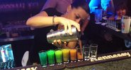 Christina Marchi criou um drink coletivo baseado no arco-íris - Créditos: Reprodução