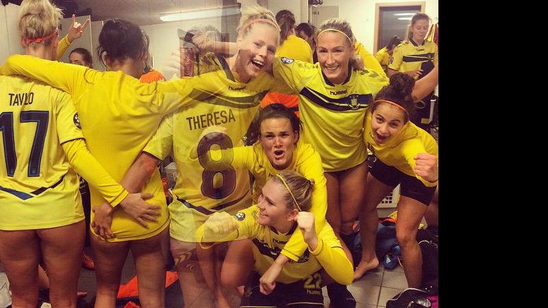 Theresa Nielsen comemora vitória sobre o Fortuna no vestiário - Créditos: Reprodução/ Instagram