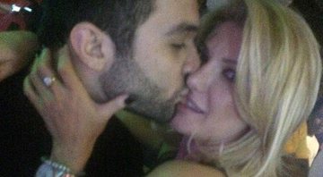 Antônia Fontenelle e Jonathan Costa beijam muito na “festa da firma”. Crédito: Reprodução/Leo Dias/O Dia