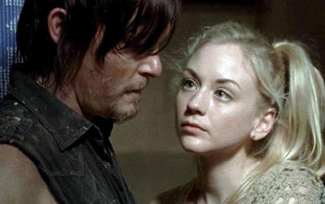 Daryl (Norman Reedus) e Beth (Emily Kinney) de The Walking Dead. Crédito: Divulgação/AMC