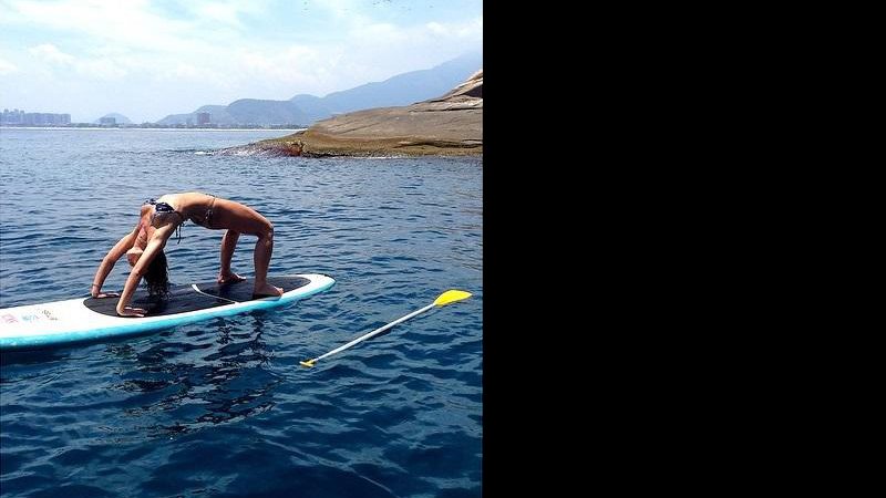 Sabrina Sato se exercita no mar (Crédito: Reprodução/Instagram)