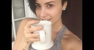 Demi Lovato posa sem maquiagem (Crédito: Reprodução/Instagram)