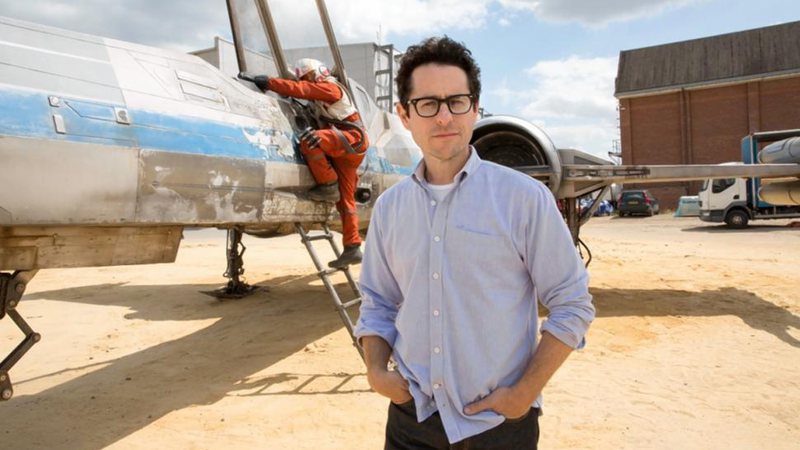J. J. Abrams no set do novo Star Wars - Foto: Reprodução