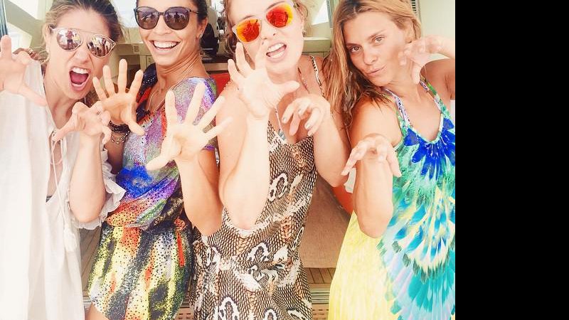 Didi Wagner, Grazi Massafera, Angélica e Carolina Dieckmann curtem o Carnaval em Angra dos Reis (Reprodução/Instagram)