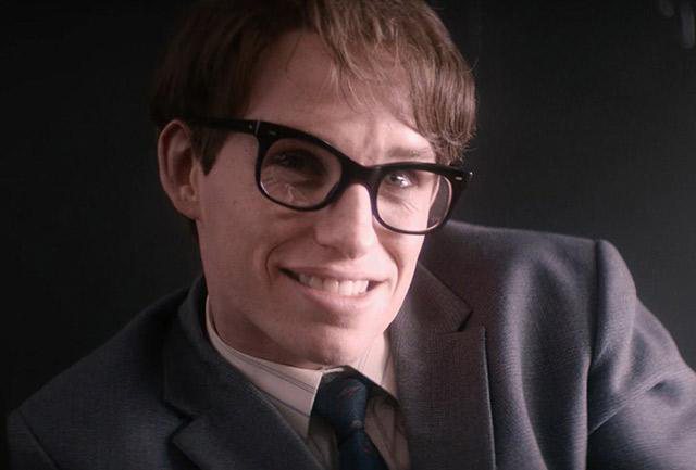 Eddie Redmayne como Stephen Hawking em A Teoria de Tudo. Crédito: Divulgação