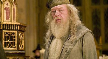 Michael Gambon deu vida a Dumbledore na franquia Harry Potter. Crédito: Divulgação