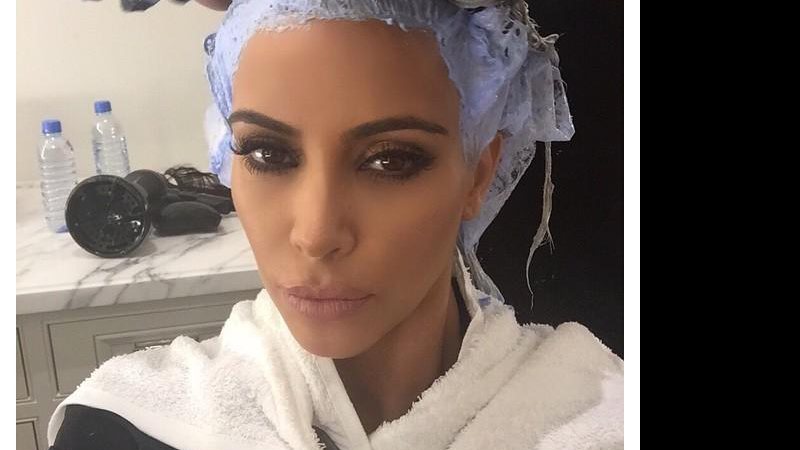 Kim Kardashian retoca visual platinado (Reprodução/Instagram)