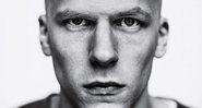 Jesse Eisenberg como o vilão Lex Luthor, de Batman e Superman: Alvorecer da Justiça. Crédito: Reprodução/EW