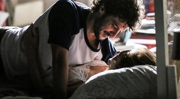 Pedro (Jayme Matarazzo) e Júlia (Isabelle Drummond) na novela Sete Vidas. Crédito: Reprodução/TV Globo