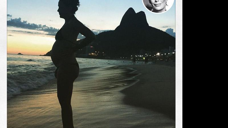 Carolina Ferraz posa de biquíni e mostra reta final da gravidez - Foto: Reprodução/ Instagram