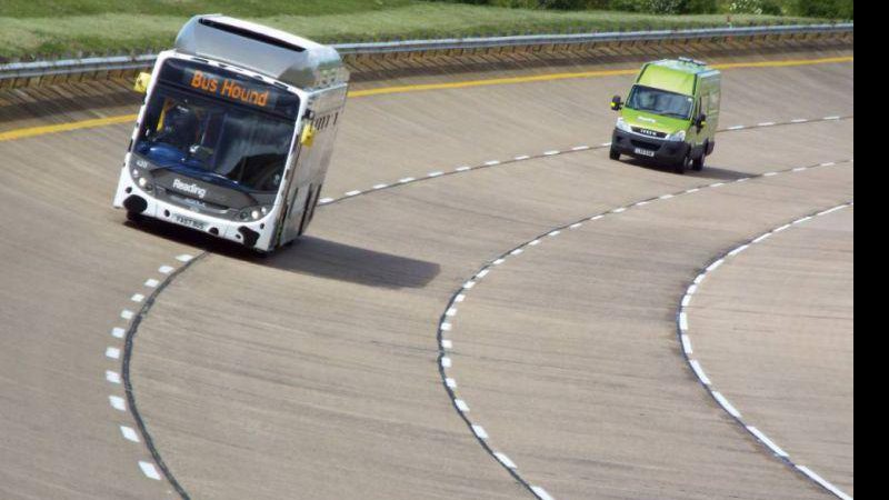Bus Hound usa gás biometano como combustível - Foto: Divulgação/Reading Buses