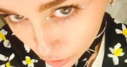 Miley Cyrus pinta os cabelos das axilas de rosa - Foto: Reprodução/ Instagram