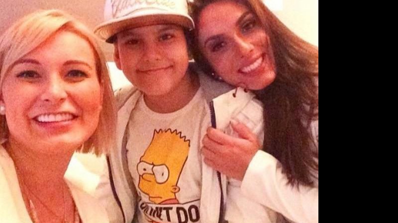 Andressa Urach com o filho, Arthur, e Nicole Bahls (Foto: Reprodução/ Instagram)
