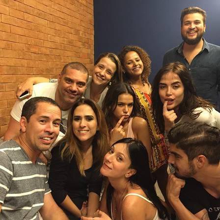Amigos se reúnem na casa da atriz Tatá Werneck Foto: Reprodução/ Instagram)
