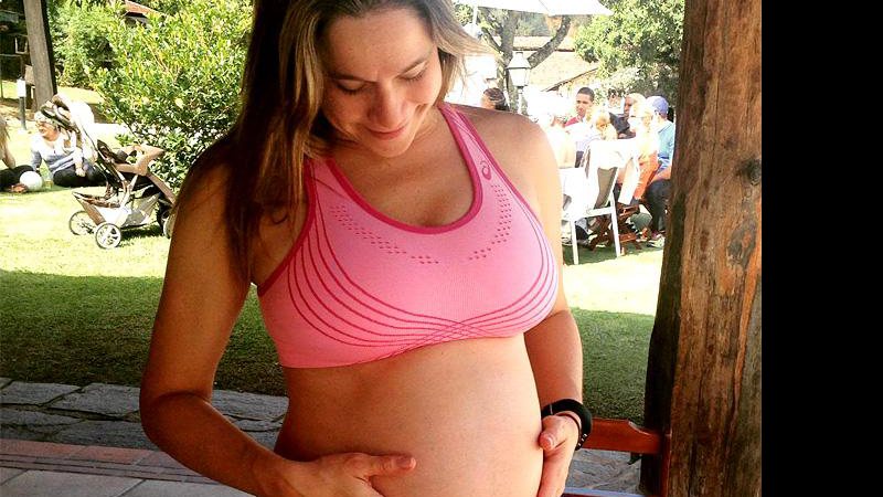 Fernanda Gentil mostra barriga aos oito meses de grávidez - Foto: Reprodução/ Instagram