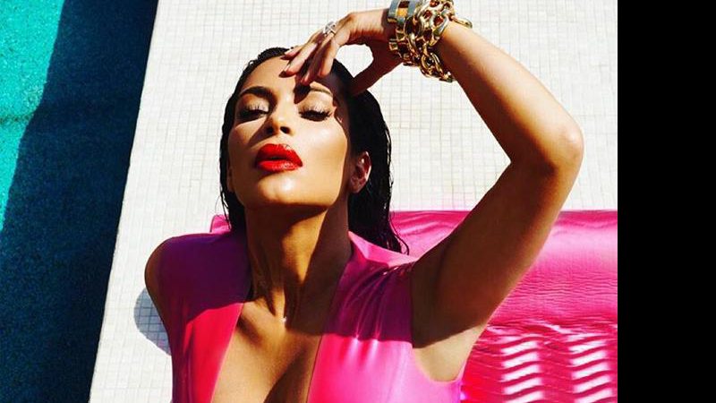 Kim Kardashian posa provocante em novo ensaio sensual - Foto: Instagram/Steven Gomillion