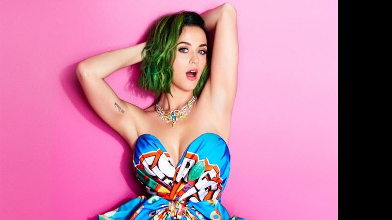 Katy Perry posa à beira da piscina e paga calcinha - Foto: Reprodução/ Instagram