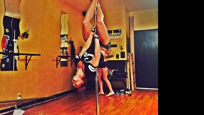 Cris Cyborg treina pole dance - Foto: Divulgação / MF Models Assessoria