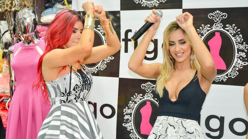 Babi Muniz recebe Thaís Bianca em pocket show em São Paulo - Foto: Eduardo Graboski/ Divulgação