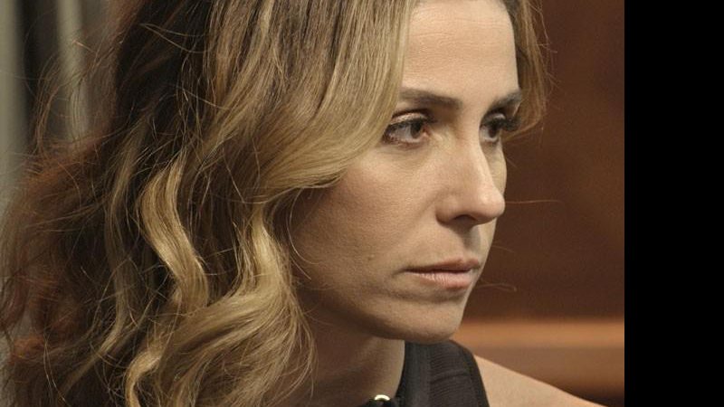 Atena tenta subornar Ascânio para descobrir o segredo de Romero - Foto: TV Globo