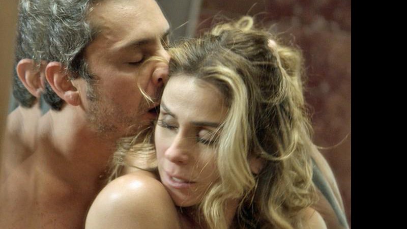 Romero e Atena vão para cama - Foto: TV Globo