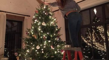 Gisele Bündchen decora sua árvore de Natal - Foto: Reprodução/Facebook