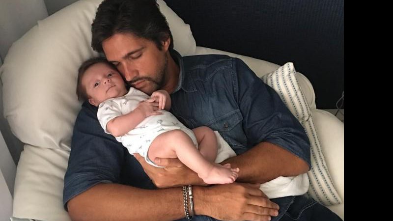 Leo Chaves com o filho caçula - Foto: Reprodução/Instagram