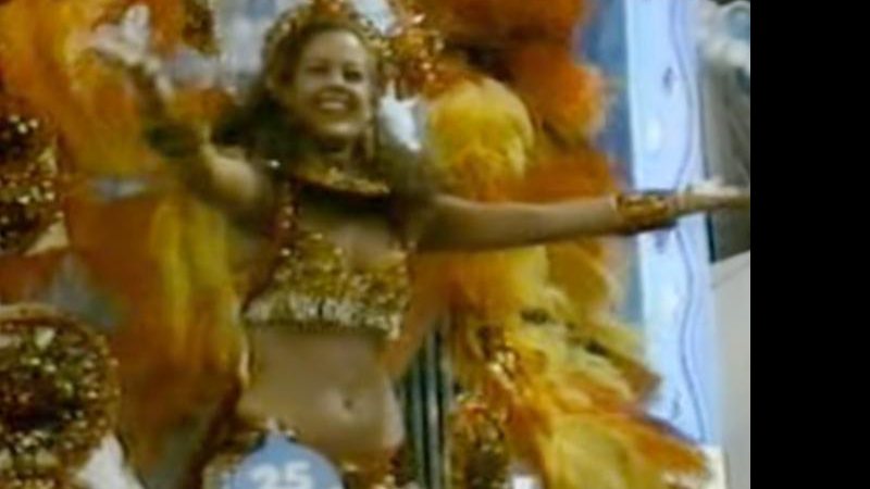 Maeve Jinkings, a Domingas de A Regra do Jogo, no concurso Rainha das Rainhas de Carnaval - Foto: Reprodução/ YouTube