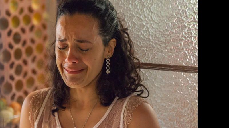 Domingas chora depois de expulsar César - Foto: Artur Meninea/ Gshow