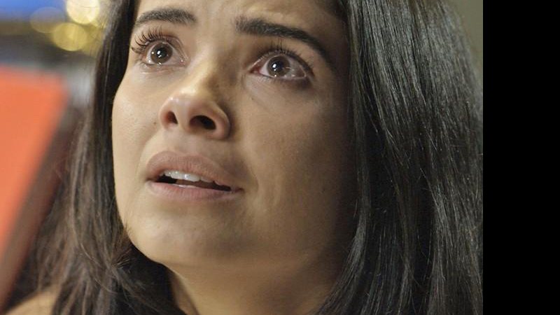 Tóia fica desesperada ao saber de sua herança - Foto: TV Globo