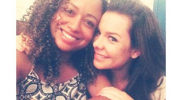 Aretha Oliveira com a amiga Fernanda Souza - Foto: Reprodução/Instagram