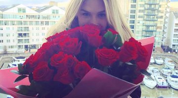 Fiorella Mattheis ganha buquê de rosas de Pato - Foto: Reprodução/Instagram