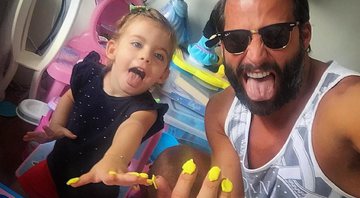 Henri Castelli mostra momento de diversão com a filha Maria Eduarda - Foto: Reprodução/Instagram