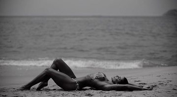 Deborah Secco mostra seu corpo em forma ao posar de biquíni - Foto: Reprodução/Instagram