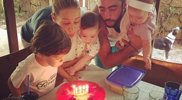 Luana Piovani e Pedro Scooby fazem festinha para comemorar os seis meses dos filhos gêmeos - Foto: Reprodução/Instagram