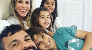 Vitor Belfort mostra visual barbudo em foto com a família - Foto: Reprodução/Instagram