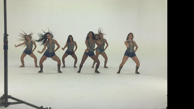Bailarinas gravam clipe - Divulgação / MF Models Assessoria