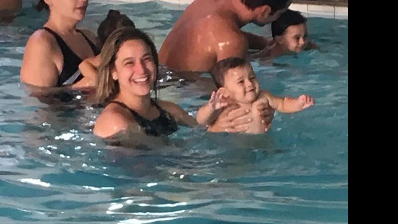 Fernanda Gentil posa com o filho em aula de natação - Foto: Reprodução/Instagram