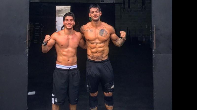 Arthur Aguiar e Lucas Lucco posam juntos após treino - Foto: Reprodução/Instagram