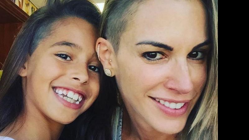 Joana Prado e a filha Vitória usam o mesmo corte sidecut de Vítor Belfort - Foto: Reprodução/ Instagram