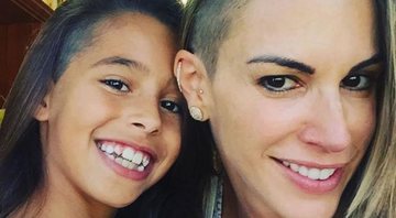 Joana Prado e a filha Vitória usam o mesmo corte sidecut de Vítor Belfort - Foto: Reprodução/ Instagram